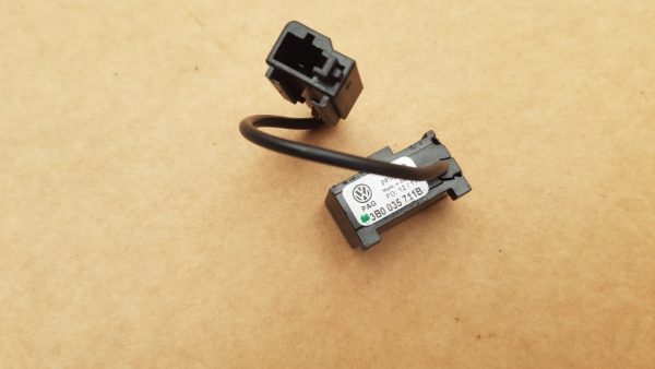 Microfon Seat Alhambra 2 3B0035711B 3B0 035 711 B - Dezmembrari Auto