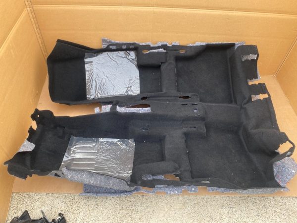 Mocheta podea interior VW Caddy Ford Tourneo Connect 2023 2K8863368 2K8 863 368 la 0 km - Dezmembrari Auto
