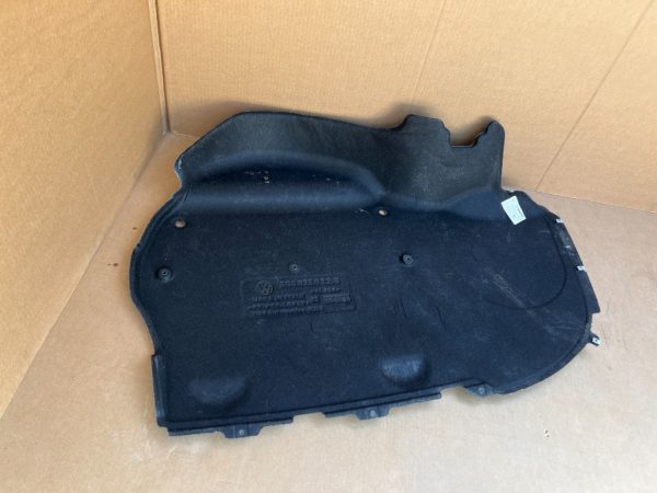 Mocheta scut rezervor adblue VW Passat B8.5 din 2023 3G0825522B 3G0 825 522 B - Dezmembrari Auto