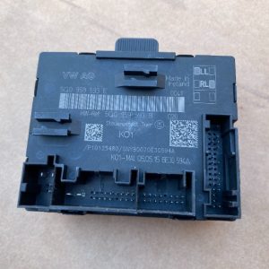 Modul calculator confort usa stanga fata VW Passat B8 5Q0959593E 5Q0 959 593 E 5Q0959593B 5Q0 959 593 B - Dezmembrari Auto
