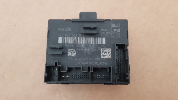 Modul calculator confort usa stanga fata VW Passat B8 5Q0959593E 5Q0959593B - Dezmembrari Auto