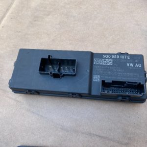 Modul haion electric VW Passat B8 5Q0959107E 5Q0 959 107 E - Dezmembrari Auto