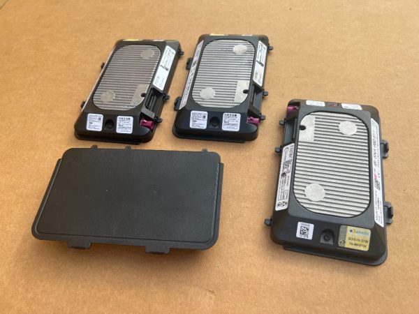 Modul incarcare telefon wi-fi VW Golf 8 5NA980611 5NA 980 611 - Dezmembrari Auto