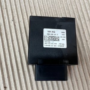Modul pompa 3Q0906121D 3Q0 906 121 D VW Passat B8 din 2022 la 0 km - Dezmembrari Auto
