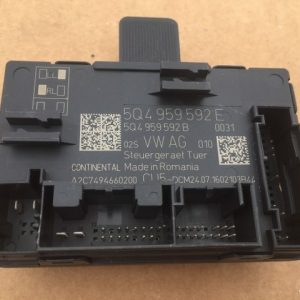 Modul / releu usa dreapta fata VW Golf 7 5Q4 959 592 E 5Q4 959 592 E - Dezmembrari Auto