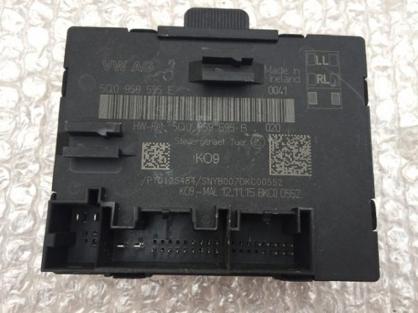 Modul releu usa stanga spate VW Tiguan 2017 5Q0 959 595 E 5Q0959595E - Dezmembrari Auto