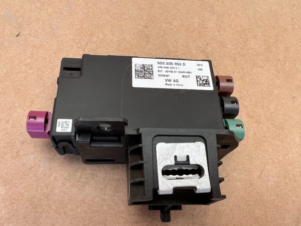 Modul USB VW Golf 7 2019 5G0035953D 5G0 035 953 D la 0 km - Dezmembrari Auto