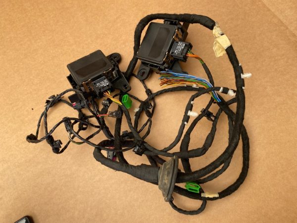 Module side assist cu cablaj si suporturi VW Passat B8 3Q0907566E 3Q0907590E - Dezmembrari Auto