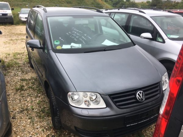 Motor complet fara anexe vw touran 1.9 tdi AVQ - Dezmembrari Auto