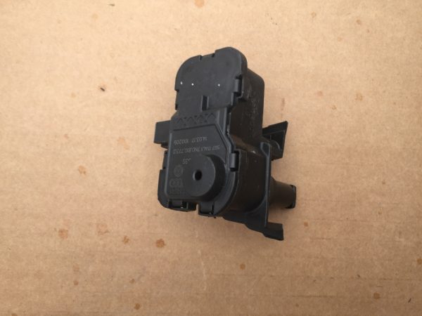 Motoras capac rezervor Seat Alhambra 2 VW Sharan 7n 7N0810773D 7N0 810 773 D - Dezmembrari Auto