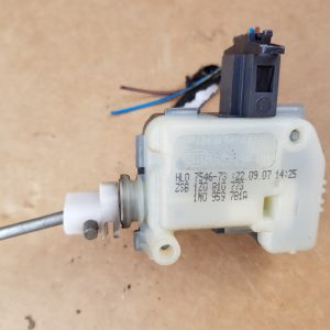 Motoras capac usita rezervor Skoda Octavia 2 1Z0810773 1Z0 810 773 - Dezmembrari Auto