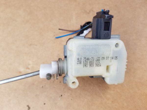 Motoras capac usita rezervor Skoda Octavia 2 1Z0810773 1Z0 810 773 - Dezmembrari Auto