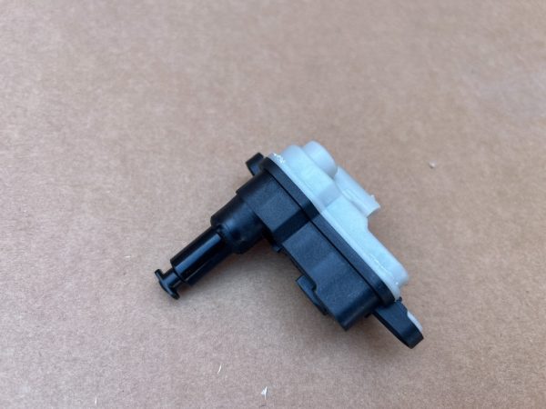 Motoras clapeta rezervor VW Passat B8.5 din 2023 la 0 km 510810773A 510 810 773 A - Dezmembrari Auto