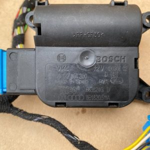 Motoras clima Audi A4 B7 8E1820511A 8E1 820 511 A 8E1820511H 8E1 820 511 H - Dezmembrari Auto