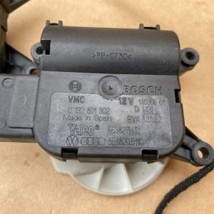 Motoras clima Audi A4 B7 8E1820511C 8E1 820 511 C 8E1820511K 8E1 820 511 K - Dezmembrari Auto