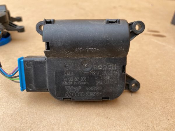 Motoras clima Audi A4 B7 8E1820511D 8E1 820 511 D, 8E1820511L, 8E1 820 511 L - Dezmembrari Auto