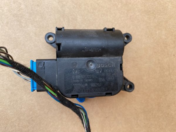 Motoras clima Audi A4 B7 8E1820511F 8E1 820 511 F, 8E1820511M, 8E1 820 511 M - Dezmembrari Auto