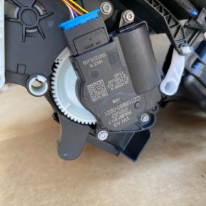 Motoras clima VW Passat B8 2023 2Q0907511F 2Q0 907 511 F - Dezmembrari Auto