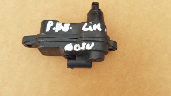 Motoras deschidere rezervor VW Passat B8 limuzina 510810773 510 810 773 - Dezmembrari Auto
