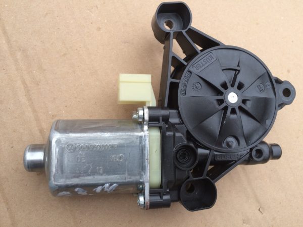 Motoras dreapta fata Audi A3 8V E-TRON 5Q0959802B 5Q0 959 802 B - Dezmembrari Auto