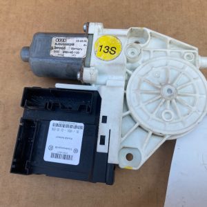 Motoras geam dreapta Audi TT 8J8959802B 8J8 959 802 B - Dezmembrari Auto