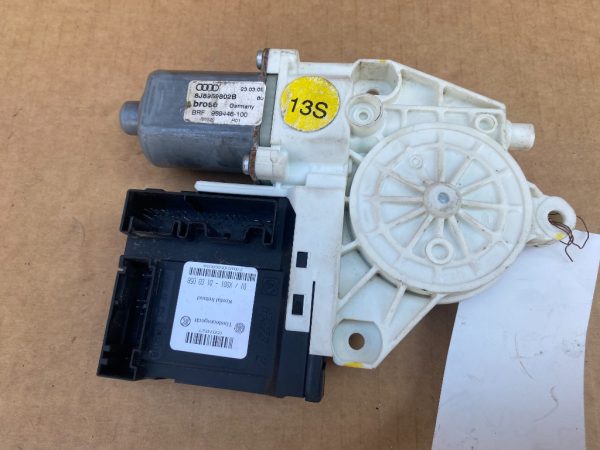 Motoras geam dreapta Audi TT 8J8959802B 8J8 959 802 B - Dezmembrari Auto