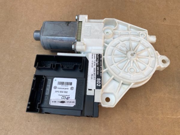 Motoras geam dreapta fata Audi A3 8P 8P0959802 8P0 959 802 - Dezmembrari Auto
