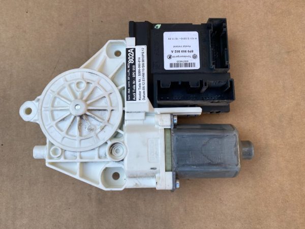 Motoras geam dreapta fata Audi A3 8P 8P0959802A 8P0 959 802 A - Dezmembrari Auto