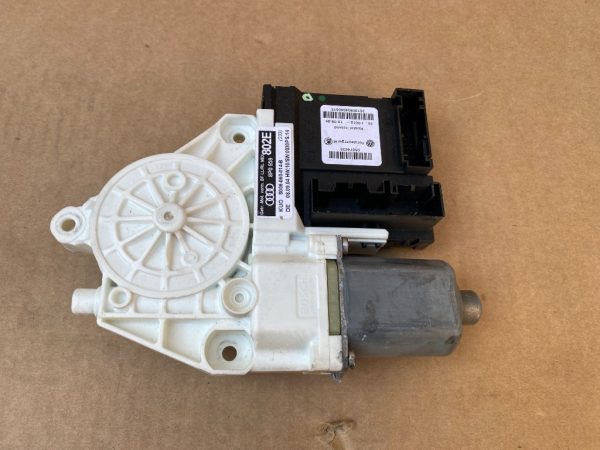 Motoras geam dreapta fata Audi A3 8P 8P0959802E 8P0 959 802 E - Dezmembrari Auto
