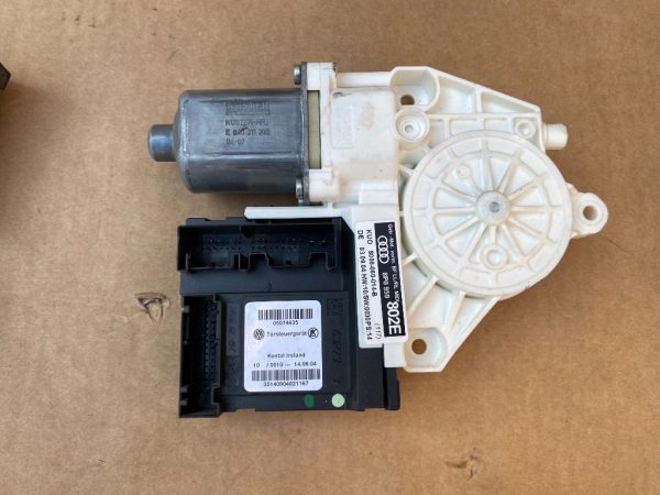 Motoras geam dreapta fata Audi A3 8P 8P0959802E 8P0 959 802 E - Dezmembrari Auto