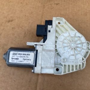 Motoras geam dreapta fata Audi A4 B8 8K0959802 8K0 959 802 - Dezmembrari Auto