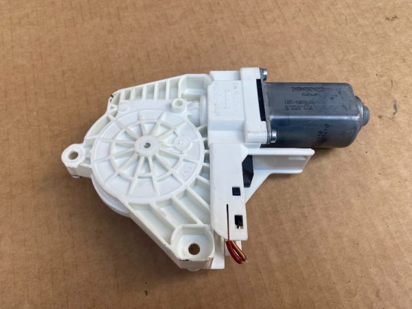 Motoras geam dreapta fata Audi A4 B8 8K0959802B 8K0 959 802 B - Dezmembrari Auto