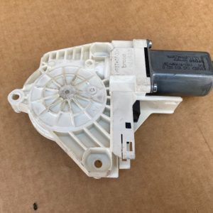 Motoras geam dreapta fata Audi A4 B8 8K0959802B 8K0 959 802 B - Dezmembrari Auto