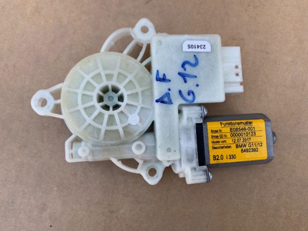 Motoras geam dreapta fata BMW Seria 7 2017 G11 G12 8492392 - Dezmembrari Auto