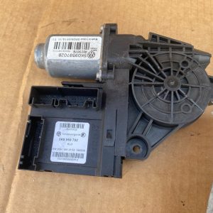 Motoras geam dreapta fata VW Golf 6 5K0959792 5K0 959 792 5k0959702b 5k0 959 702 b - Dezmembrari Auto