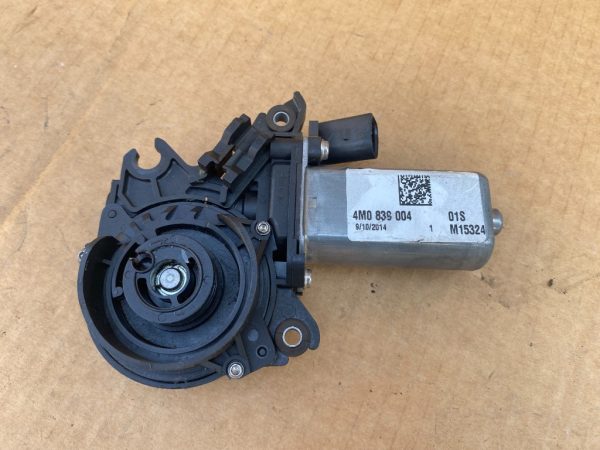 Motoras geam dreapta spate Audi Q7 4M 4M0839004 4M0 839 004 - Dezmembrari Auto