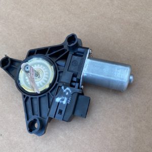 Motoras geam dreapta spate Mercedes B Class W246 2015 - Dezmembrari Auto