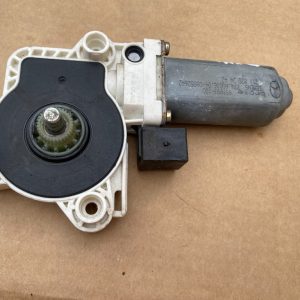 Motoras geam dreapta spate Mercedes E-Class W211 2003 A2118202442 - Dezmembrari Auto