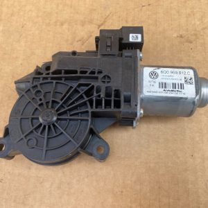 Motoras geam dreapta spate Skoda Fabia 2 6Q0959812C 6Q0 959 812 C - Dezmembrari Auto