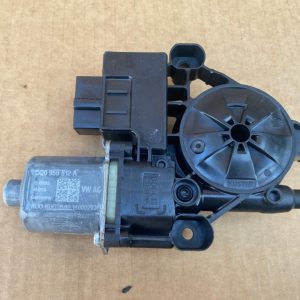 Motoras geam dreapta spate Skoda Octavia 3 5Q0959812A 5Q0 959 812 A - Dezmembrari Auto