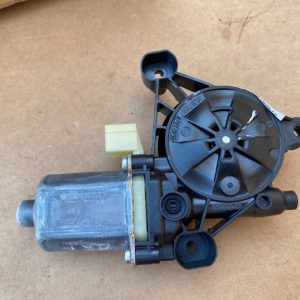 Motoras geam dreapta spate VW Golf 7 2016 5Q0959812 5Q0 959 812 la 0 km - Dezmembrari Auto