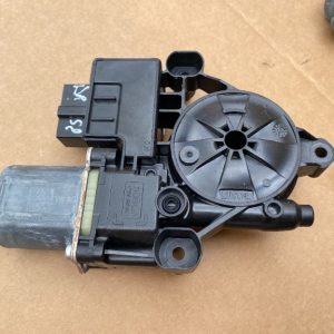 Motoras geam dreapta spate VW Golf 7 2016 5Q0959812 5Q0 959 812 la 0 km - Dezmembrari Auto