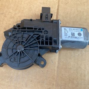 Motoras geam dreapta VW Beetle 5C5959802B 5C5 959 802 B - Dezmembrari Auto