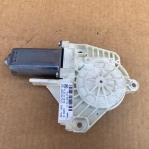 Motoras geam dreapta VW EOS 1Q0959702H 1Q0 959 702 H - Dezmembrari Auto