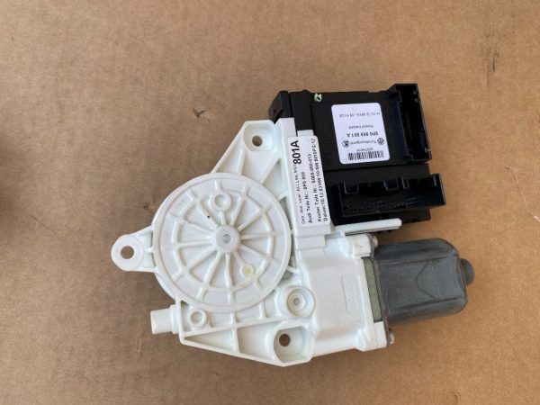 Motoras geam stanga fata Audi A3 8P 8P0959801A 8P0 959 801 A - Dezmembrari Auto