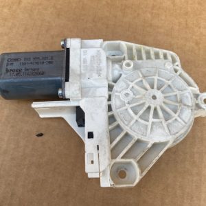 Motoras geam stanga fata Audi A4 B8 8K0959801B 8K0 959 801 B - Dezmembrari Auto
