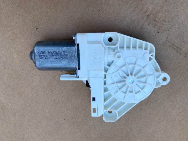 Motoras geam stanga fata Audi A6 C7 2016 8K0959801B 8K0 959 801 B la 0 km - Dezmembrari Auto