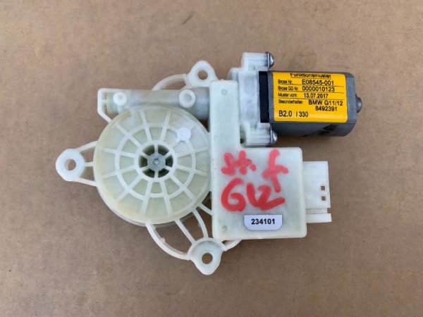 Motoras geam stanga fata BMW Seria 7 2017 G11 G12 8492391 - Dezmembrari Auto