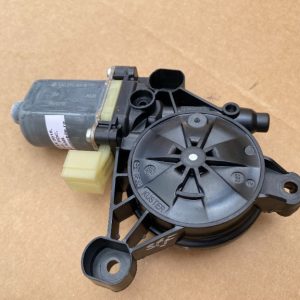 Motoras geam stanga fata VW Golf 7 2016 5Q0959801B 5Q0 959 801 B la 0 km - Dezmembrari Auto