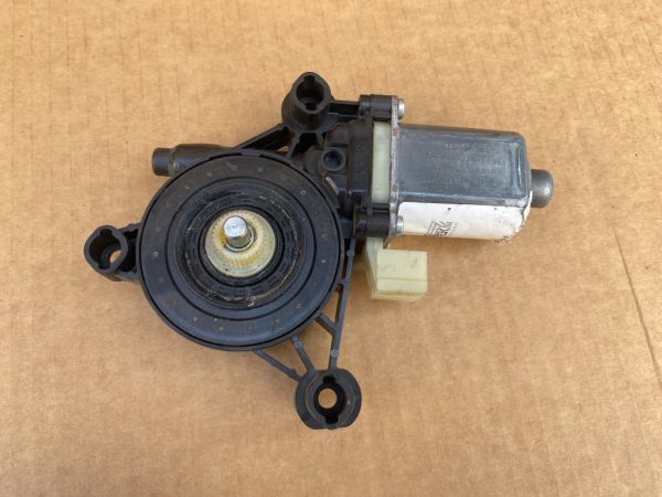 Motoras geam stanga fata VW Golf 7 5q0959801b 5q0 959 801 b - Dezmembrari Auto